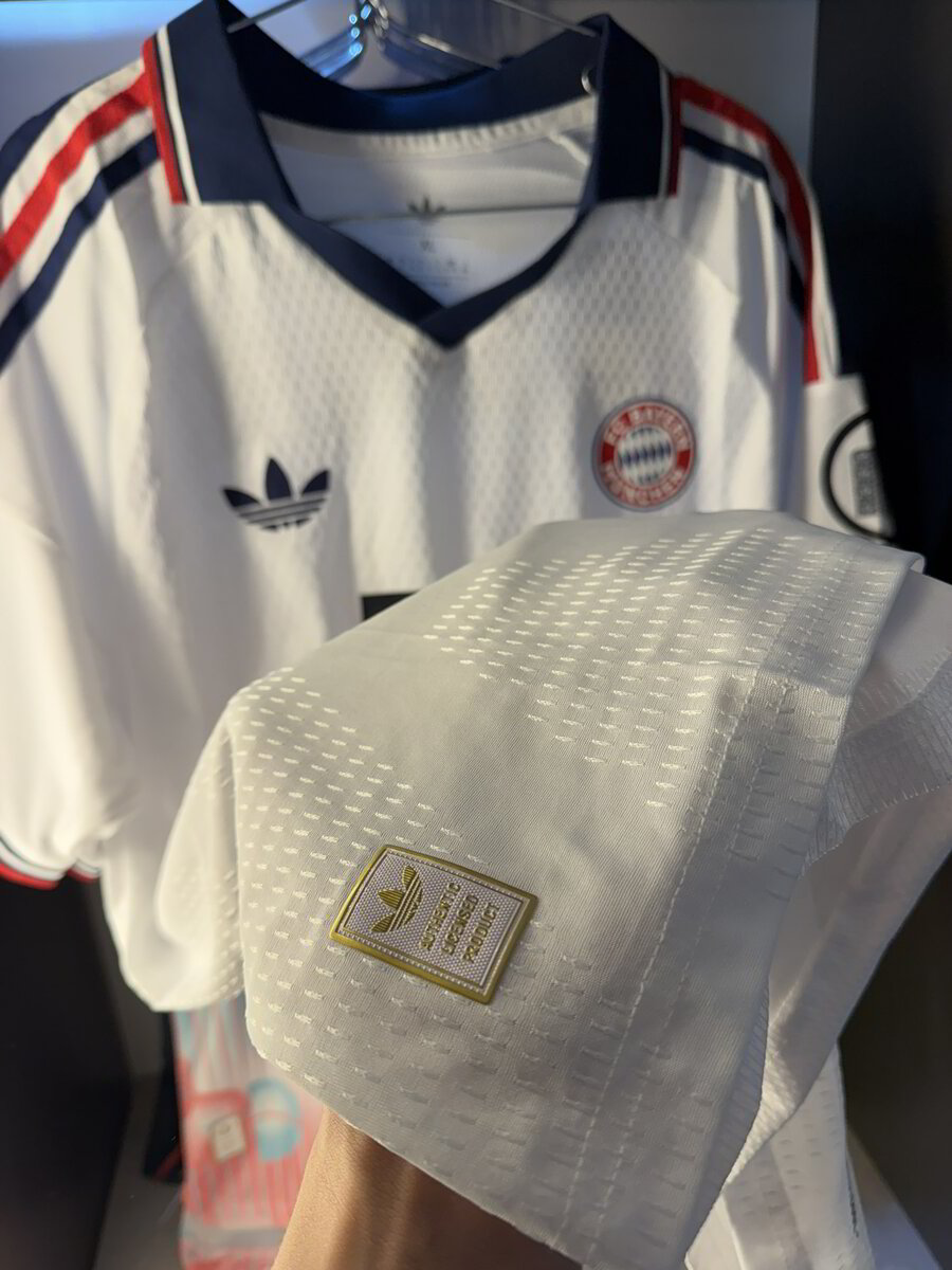BAYERN VISITANTE 26/27