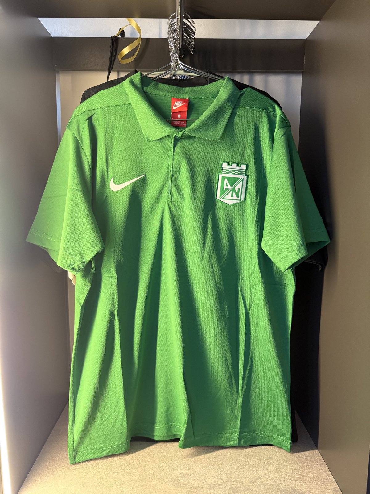 POLO PRESENTACIÓN ATLÉTICO NACIONAL