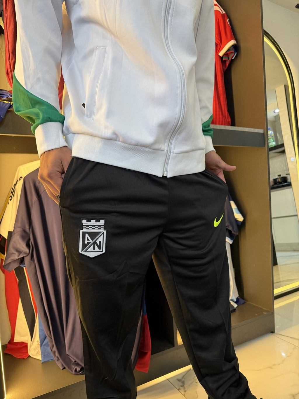 SUDADERA PRESENTACIÓN ATLÉTICO NACIONAL