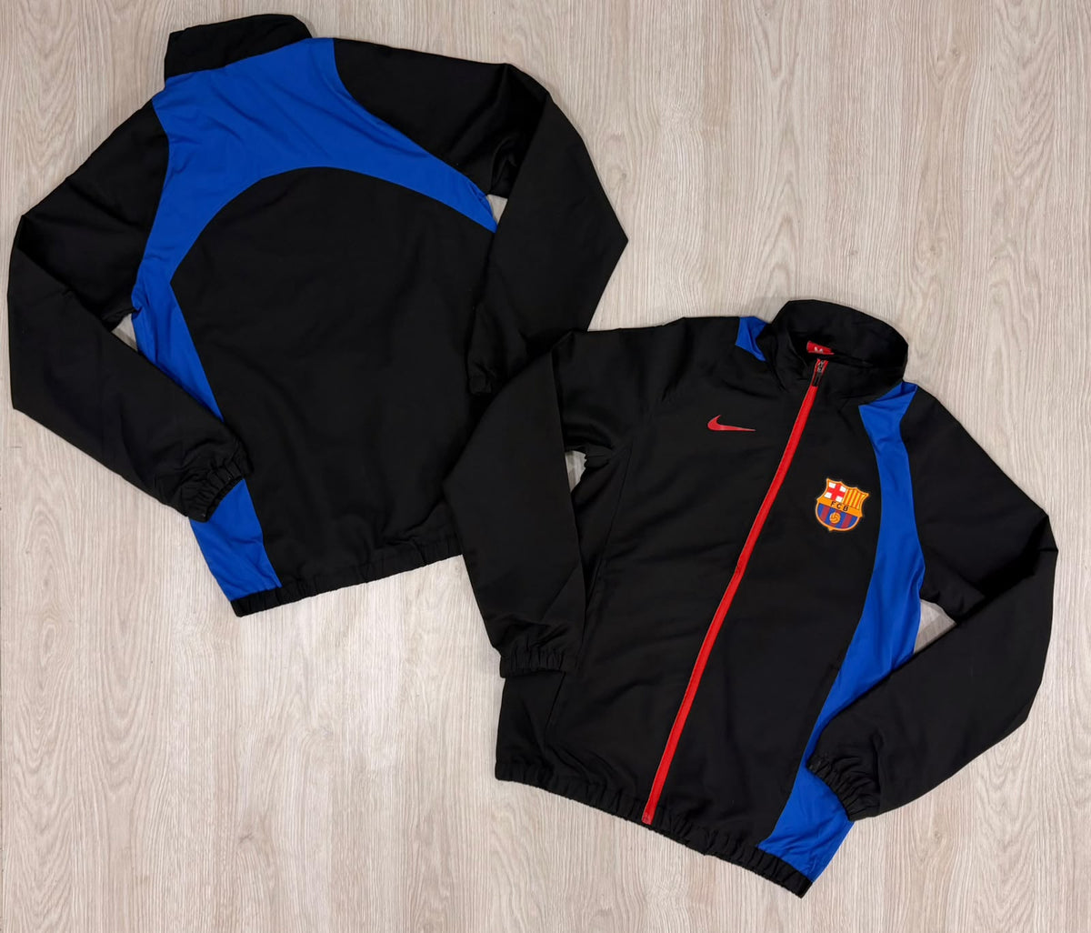 CHAQUETA ROMPEVIENTOS FC BARCELONA AZUL